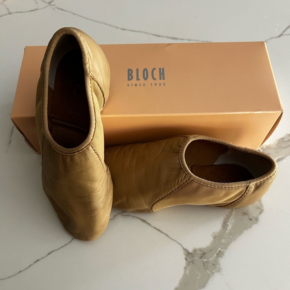 Bloch Jazz Shoes {13 1/2} tan